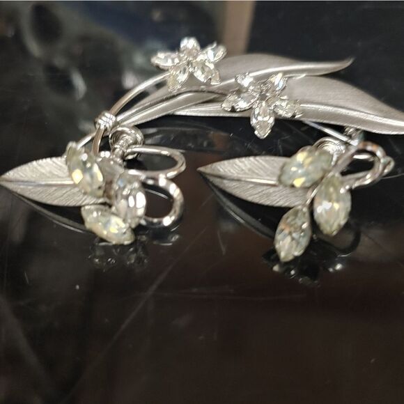 Vintage sterling silver brooch and earring set 1960s - Picture 4 of 7